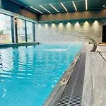 Faro Kasprowicza 20 Basen W Cenie Schwimmbad Im Preis Kolobrzeg