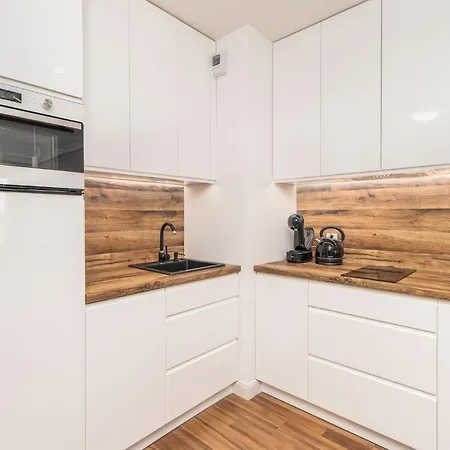 Faro Kasprowicza 20 Basen W Cenie Schwimmbad Im Preis * Kołobrzeg