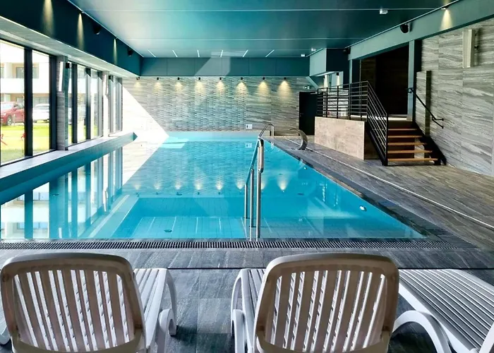 Faro Kasprowicza 20 Basen W Cenie Schwimmbad Im Preis Kolobřeh